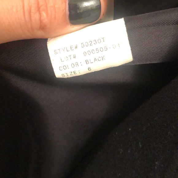 Tahari wool black womens coat with ruffle collar - Picture 8 of 8